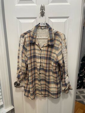 Kate and Sam Plaid Button-Down Shirt in Cream and Blue